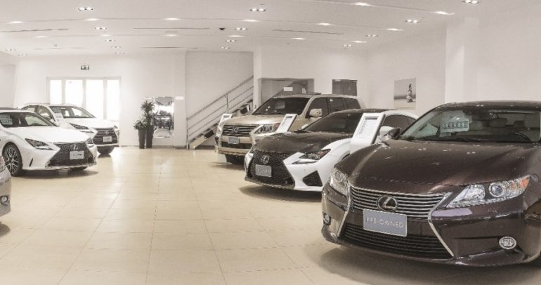 أول صالة عرض لسيارات لكزس المستعملة في الإمارات